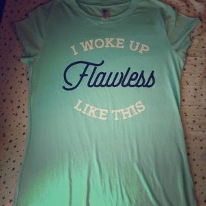 💙NWT Cute Flawless Teal t-shirt💙